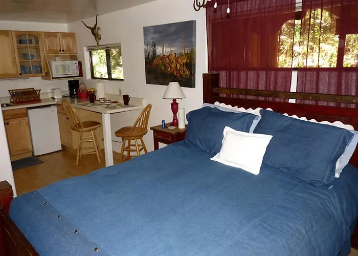 Romantic Creekside Getaway With A Full Kitchenette Near Tucson, Arizona Holiday home